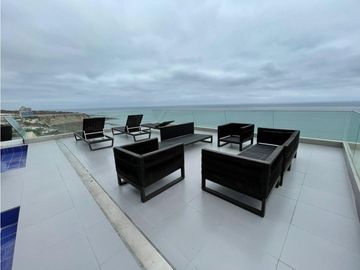 En renta departamento de lujo con  vista al mar Manta Ecuador.