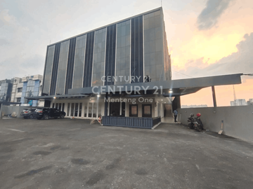 Gedung Komersial 6 Lantai The Citadel Cawang