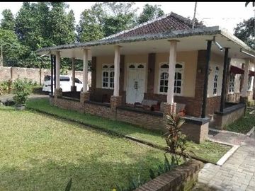 Dijual rumah semi villa dekat alun-alun pengging Boyolali