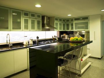 VENTA  DE DPTO EN SAN ISIDRO - PH TRIPLEX