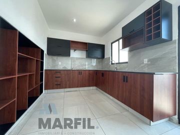 Venta de Casa de 3 Recámaras a un costado de City Club, Villa de Álvarez Colima