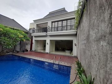Rumah Mewah ada Kolam Renang di Kemang Barat Jakarta Selatan 5674