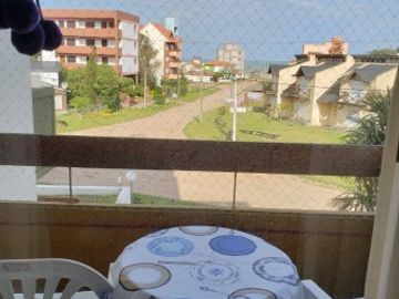 SE VENDE MONOAMBIENTE AL FRENTE CON BALCON A UNA CUADRA DE LA PLAYA