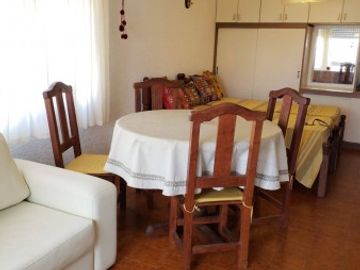 SE VENDE MONOAMBIENTE AL FRENTE CON BALCON A UNA CUADRA DE LA PLAYA