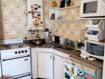 SE VENDE MONOAMBIENTE AL FRENTE CON BALCON A UNA CUADRA DE LA PLAYA