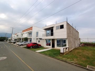 casa en venta en las mercedes. Cod V120267