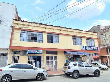 casa-local en venta en alameda. Cod V13884