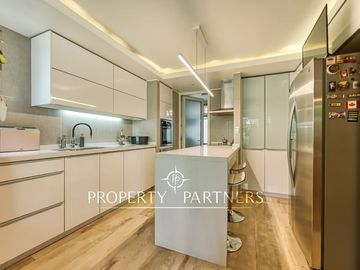 OPORTUNIDAD!!!! Impecable Triplex orientación norte, con azotea