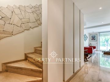 OPORTUNIDAD!!!! Impecable Triplex orientación norte, con azotea