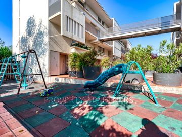 OPORTUNIDAD!!!! Impecable Triplex orientación norte, con azotea