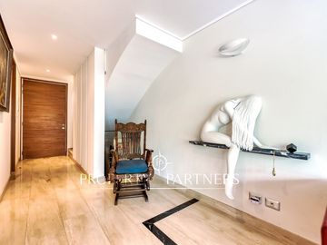 OPORTUNIDAD!!!! Impecable Triplex orientación norte, con azotea