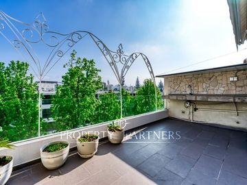 OPORTUNIDAD!!!! Impecable Triplex orientación norte, con azotea