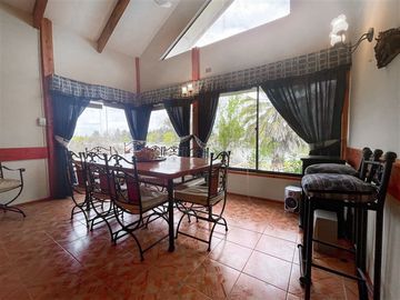 Casa en venta de 5 dorm. en Las Cabras