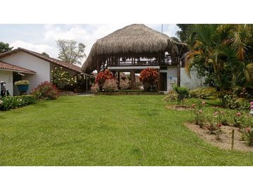 SE VENDE FINCA EN PUEBLO TAPAO