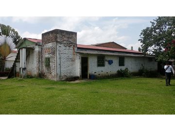 SE VENDE FINCA EN PUEBLO TAPAO