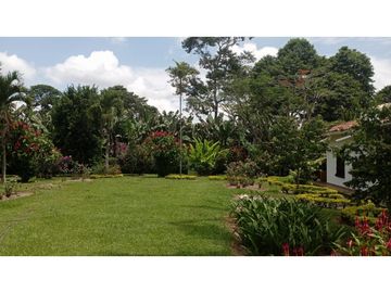 SE VENDE FINCA EN PUEBLO TAPAO
