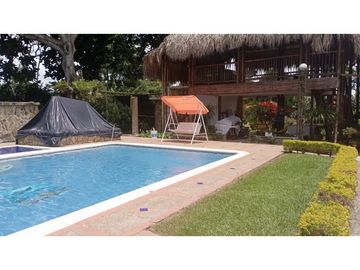 SE VENDE FINCA EN PUEBLO TAPAO