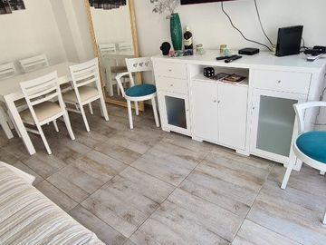 Venta - Departamento dos ambientes con balcón saliente - Falucho 2027 - Plaza Colon