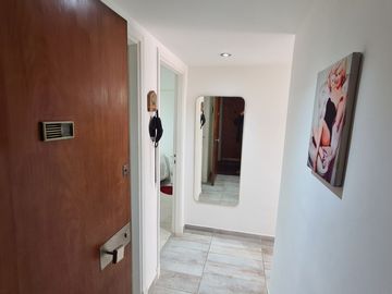 Venta - Departamento dos ambientes con balcón saliente - Falucho 2027 - Plaza Colon
