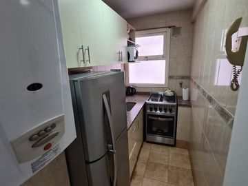 Venta - Departamento dos ambientes con balcón saliente - Falucho 2027 - Plaza Colon
