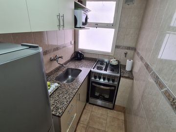 Venta - Departamento dos ambientes con balcón saliente - Falucho 2027 - Plaza Colon
