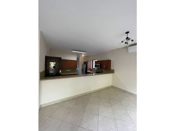 Embassy Club, 2 Recamaras Linea Blanca Clayton-