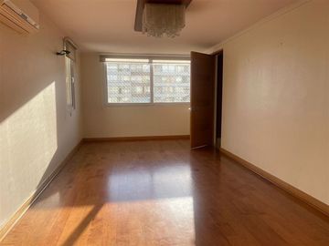 Departamento en venta .Oriente. Luminosos. Lo Barnechea