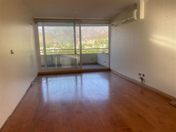 Departamento en venta .Oriente. Luminosos. Lo Barnechea