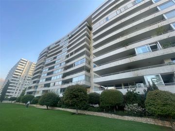 Departamento en venta .Oriente. Luminosos. Lo Barnechea