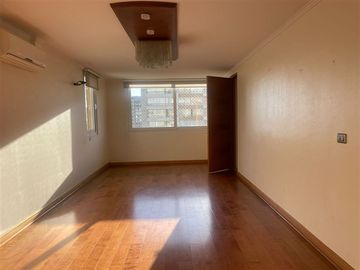 Departamento en venta .Oriente. Luminosos. Lo Barnechea
