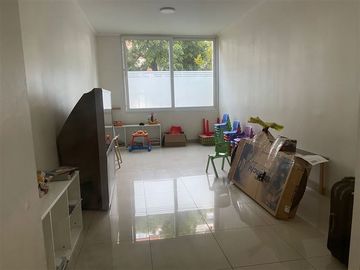 Departamento en venta .Oriente. Luminosos. Lo Barnechea