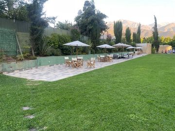 Departamento en venta .Oriente. Luminosos. Lo Barnechea