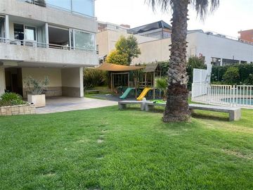 Departamento en venta .Oriente. Luminosos. Lo Barnechea