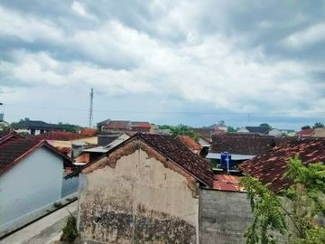 Rumah baru siap huni 2 lantai dikawasan premium daerah nologaten
