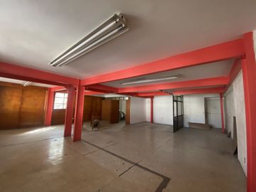 EDIFICIO COMERCIAL DE TRES NIVELES EN VENTA