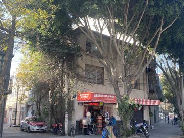 EDIFICIO COMERCIAL DE TRES NIVELES EN VENTA