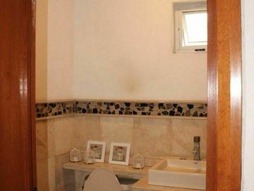 OPORTUNIDAD CASA VENTA DE 2 LOTES A PRECIO DE 1. JARDIN REAL COTO 6