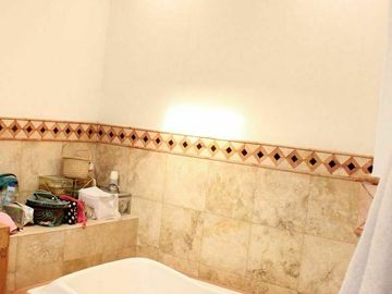 OPORTUNIDAD CASA VENTA DE 2 LOTES A PRECIO DE 1. JARDIN REAL COTO 6