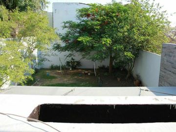 OPORTUNIDAD CASA VENTA DE 2 LOTES A PRECIO DE 1. JARDIN REAL COTO 6