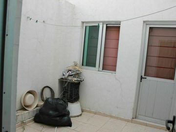 OPORTUNIDAD CASA VENTA DE 2 LOTES A PRECIO DE 1. JARDIN REAL COTO 6