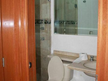 OPORTUNIDAD CASA VENTA DE 2 LOTES A PRECIO DE 1. JARDIN REAL COTO 6