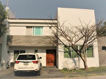 OPORTUNIDAD CASA VENTA DE 2 LOTES A PRECIO DE 1. JARDIN REAL COTO 6