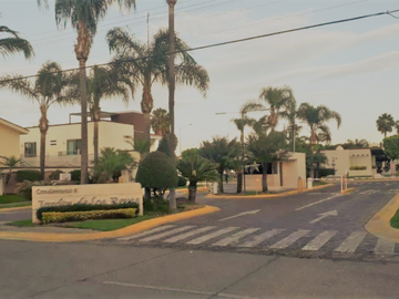 OPORTUNIDAD CASA VENTA DE 2 LOTES A PRECIO DE 1. JARDIN REAL COTO 6
