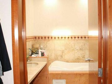 OPORTUNIDAD CASA VENTA DE 2 LOTES A PRECIO DE 1. JARDIN REAL COTO 6
