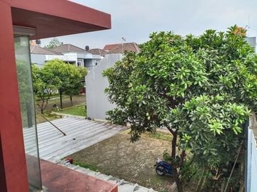 Di Jual Cepat Rumah Siap Huni 4 Kamar Posisi HOEK di Antapani Bandung