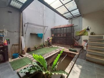 Di Jual Cepat Rumah Siap Huni 4 Kamar Posisi HOEK di Antapani Bandung