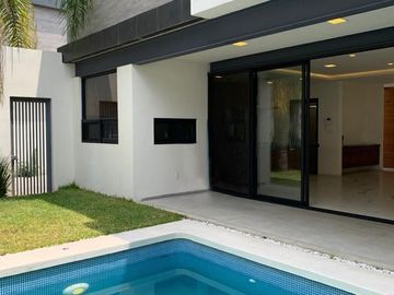 Casa en Privada en Jardines de Delicias, Cuernavaca, Morelos CAEN-975-Cp*
