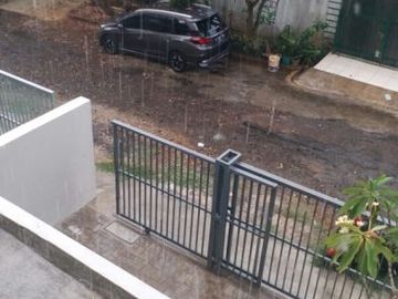 Rmh Siap huni 2lantai dlm Komplek Limo,Depok