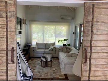 Casa con vista al lago en Barrio Santa Catalina, Tigre!