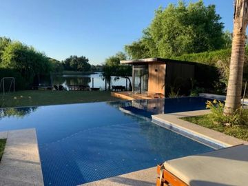 Casa con vista al lago en Barrio Santa Catalina, Tigre!